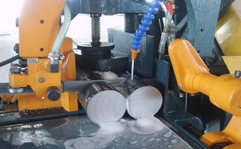 松滋卧式带锯床的送料方式有哪几种？